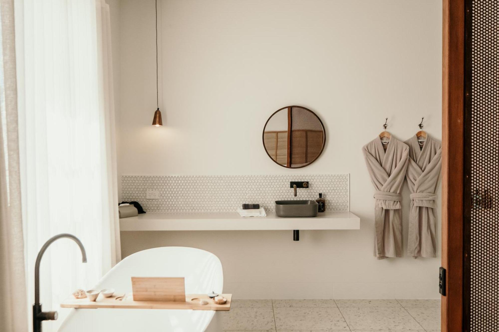 The Oak & Anchor Hotel Port Fairy Bagian luar foto Bathroom at the Hotel